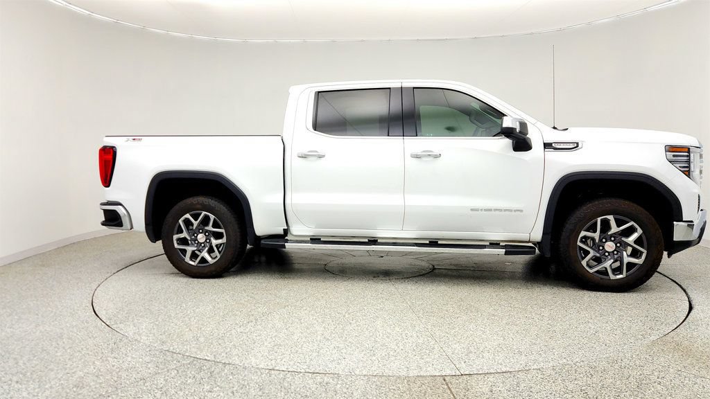 Used 2024 GMC Sierra 1500 SLT AWD/4WD image 4