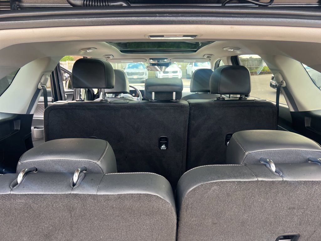 Certified 2025 Kia Sorento S w/ Panoramic Sunroof Package image 14