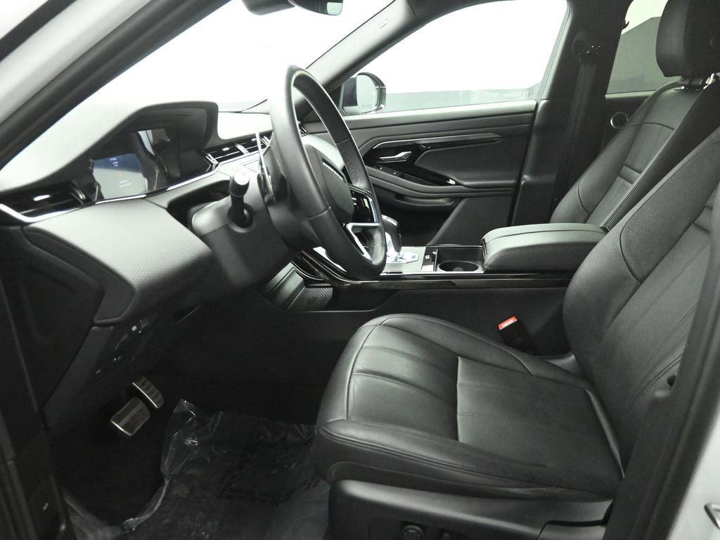 Used 2023 Land Rover Range Rover Evoque R-Dynamic S image 9