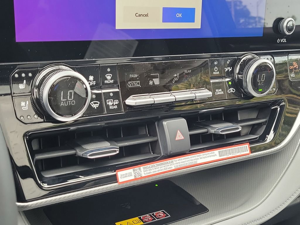 New 2026 Toyota Highlander Platinum image 16