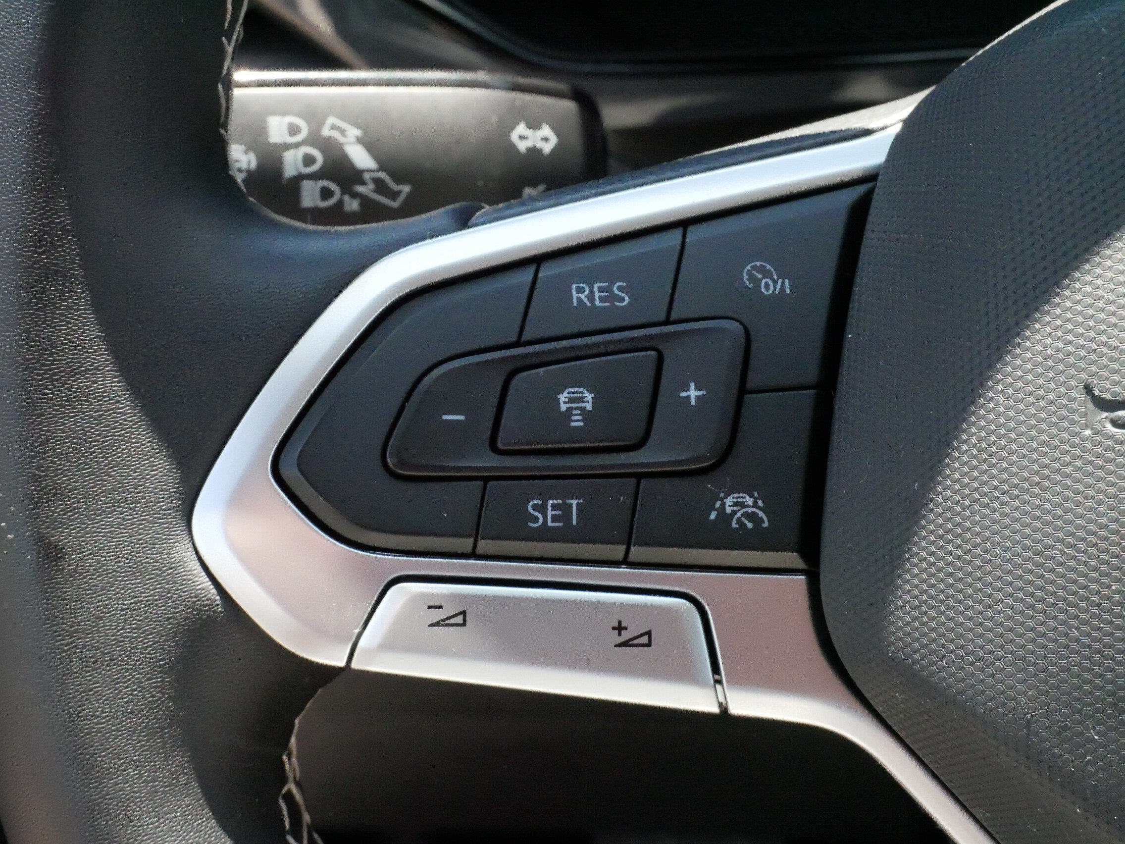 Certified 2023 Volkswagen Taos SEL AWD/4WD image 26