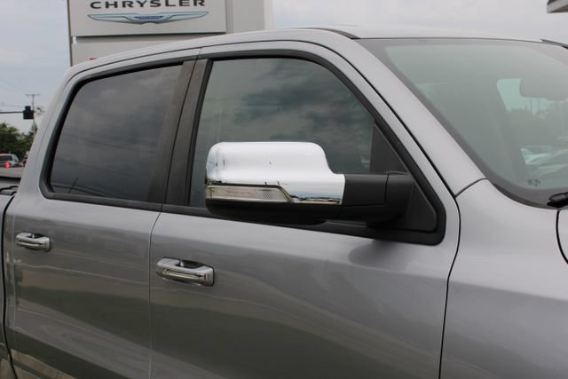 Used 2019 RAM 1500 Laramie AWD/4WD image 2