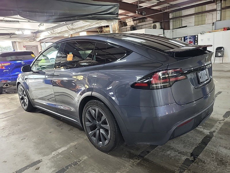 Used 2022 Tesla Model X image 2