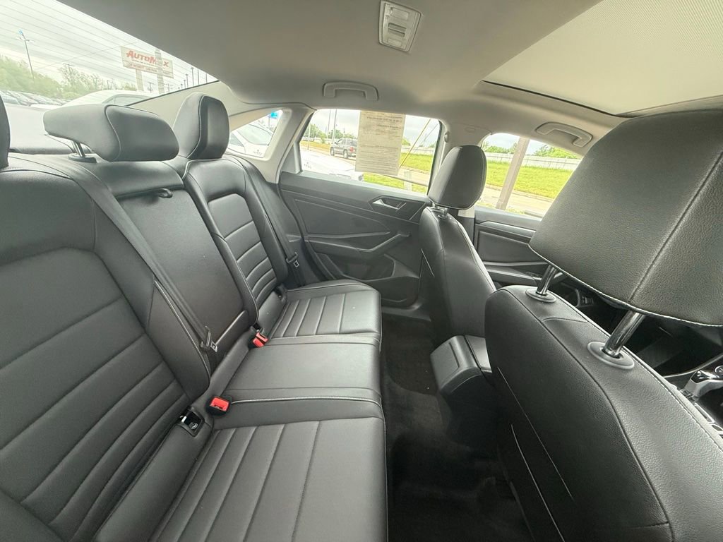 Used 2024 Volkswagen Jetta SE image 11