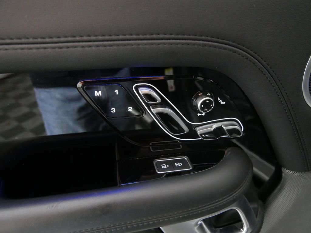 Used 2022 Land Rover Range Rover Westminster Edition image 16