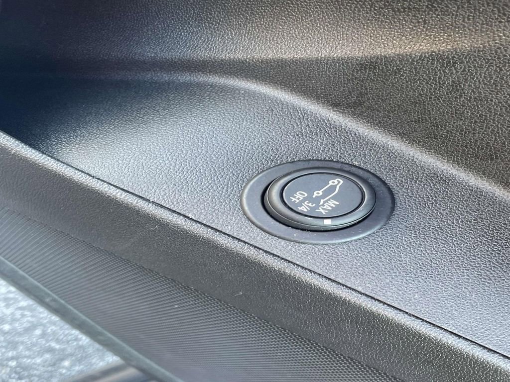 Used 2024 Chevrolet Equinox LT image 17