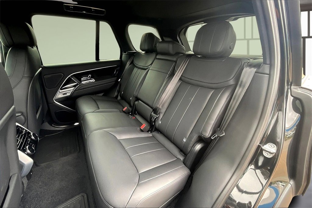 New 2025 Land Rover Range Rover SE image 10