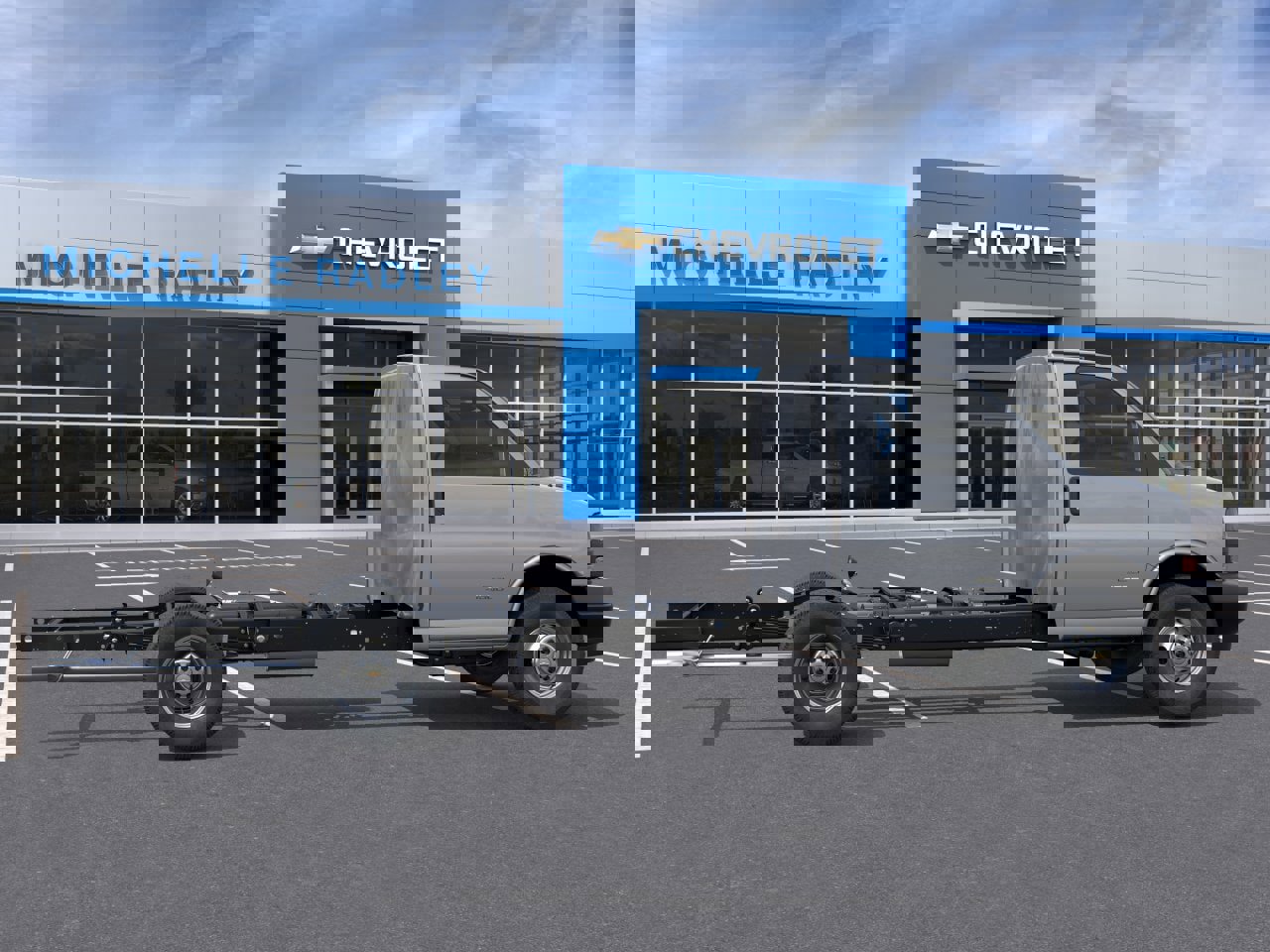 New 2026 Chevrolet Express 4500 RWD image 5