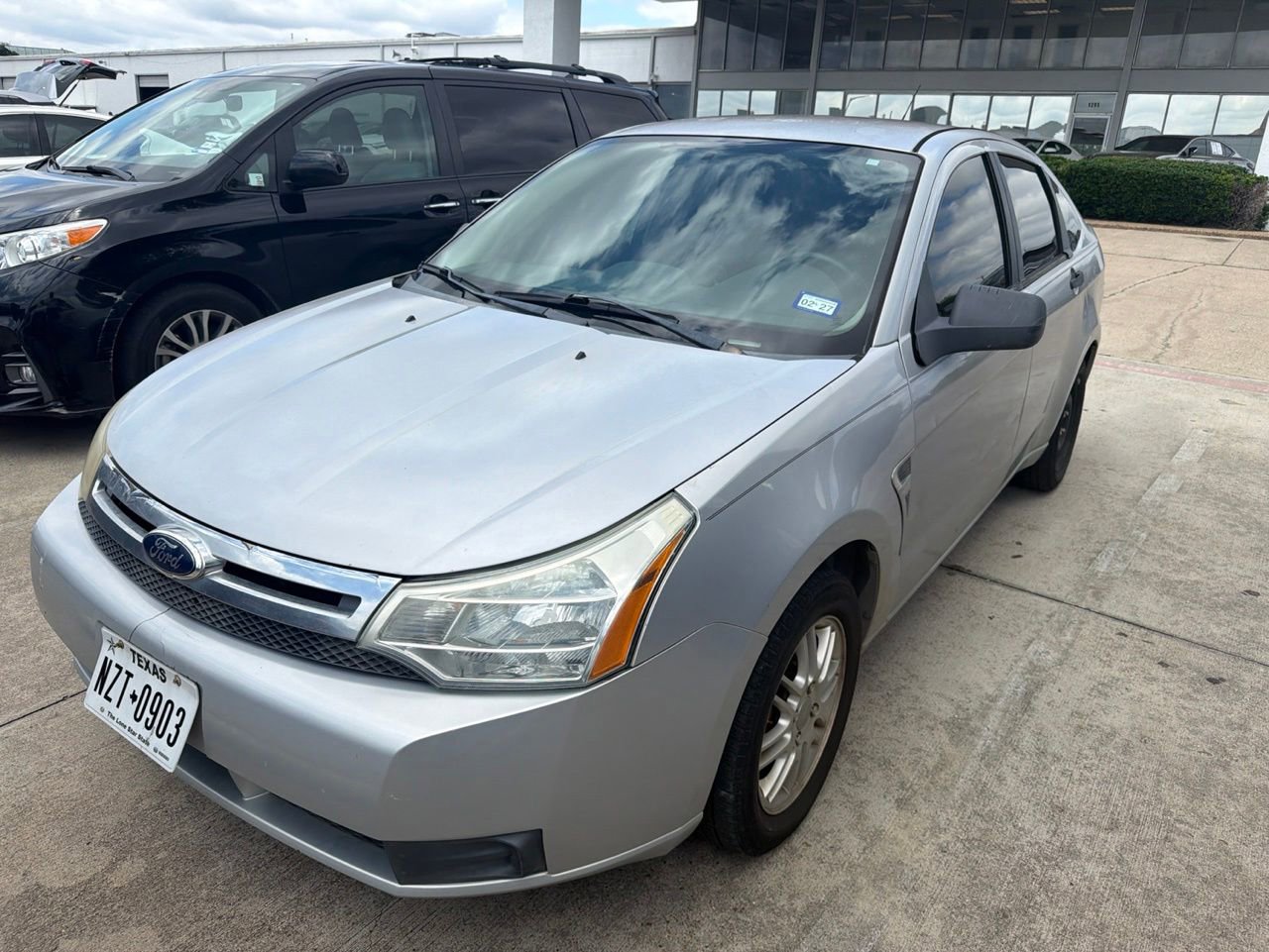 Used 2008 Ford Focus SE FWD image 1