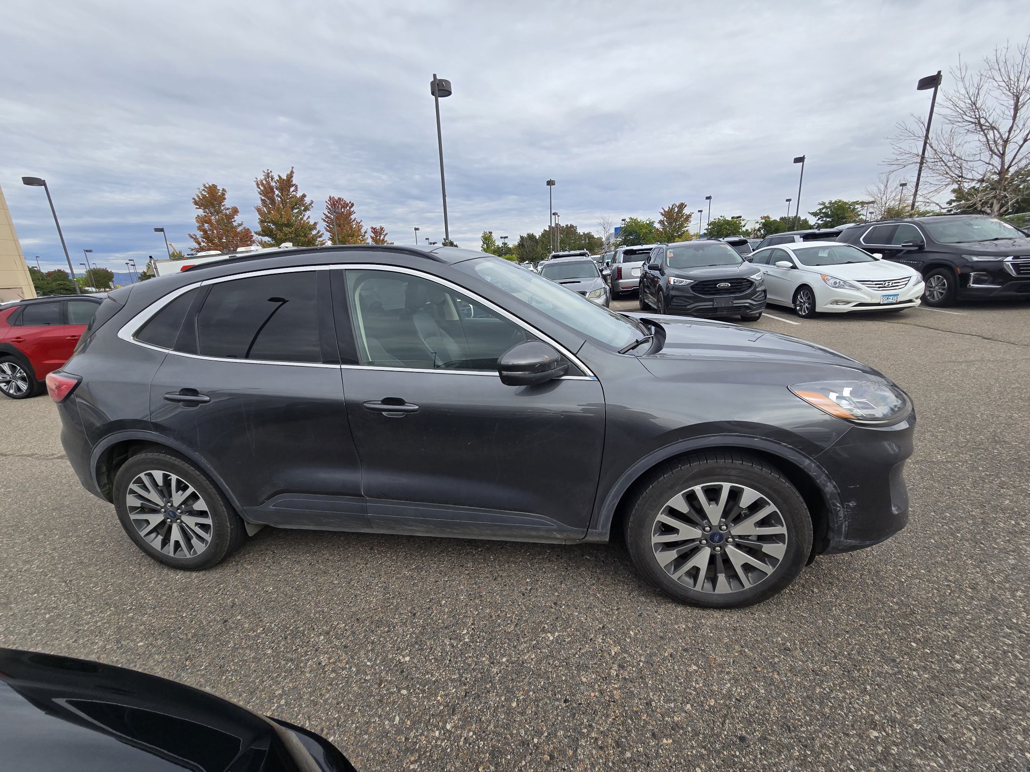Used 2020 Ford Escape Titanium AWD/4WD image 17