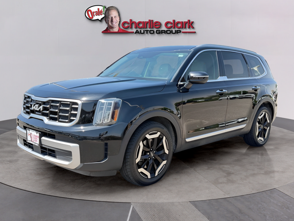 Used 2023 Kia Telluride S w/ S Sunroof Package