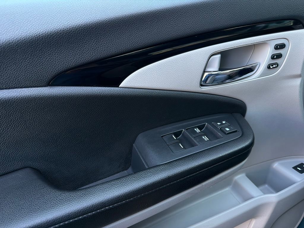 Used 2016 Honda Pilot Elite image 35