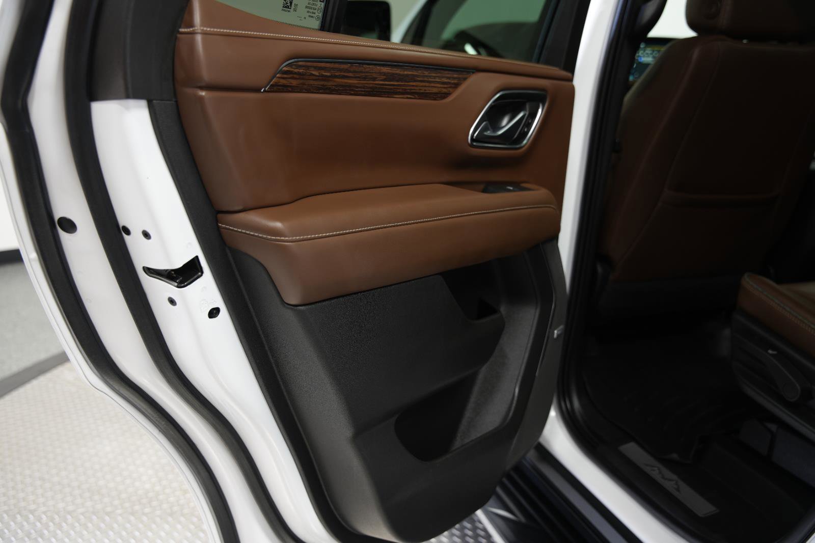 Used 2022 Chevrolet Tahoe High Country AWD/4WD image 22