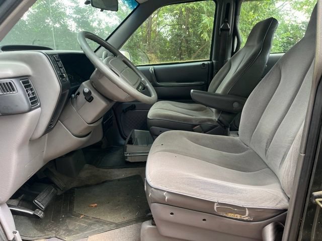 Used 1993 Dodge Caravan FWD image 13