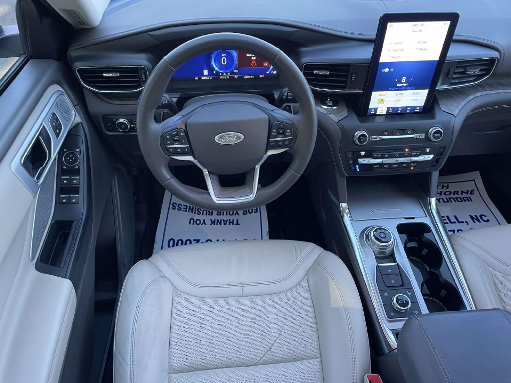 Used 2020 Ford Explorer Platinum w/ Premium Technology Package AWD/4WD image 12