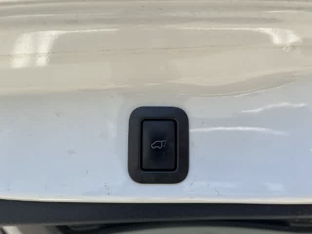 Used 2019 Toyota Highlander XLE w/ Protection Package #3 AWD/4WD image 31