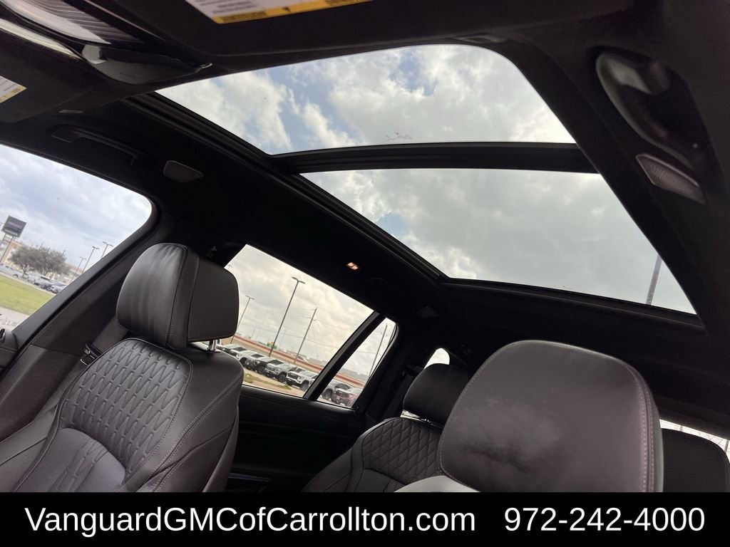 Used 2025 BMW X7 xDrive40i w/ M Sport Package image 25