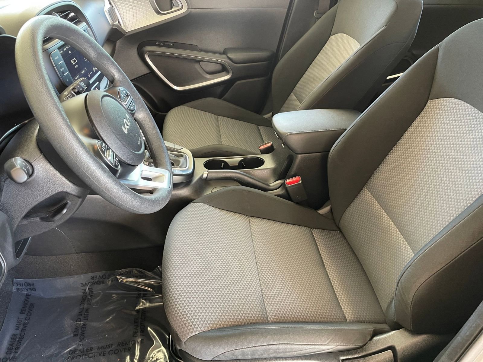 Used 2025 Kia Soul LX w/ LX Technology Package FWD image 24