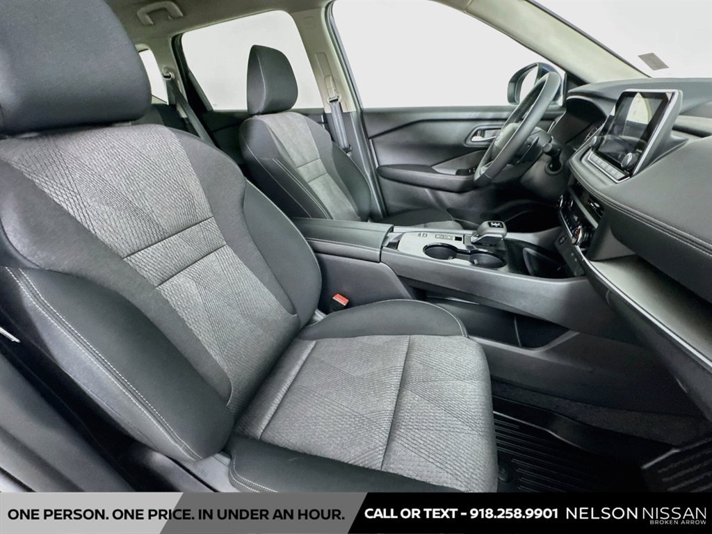 Certified 2026 Nissan Rogue SV FWD image 26