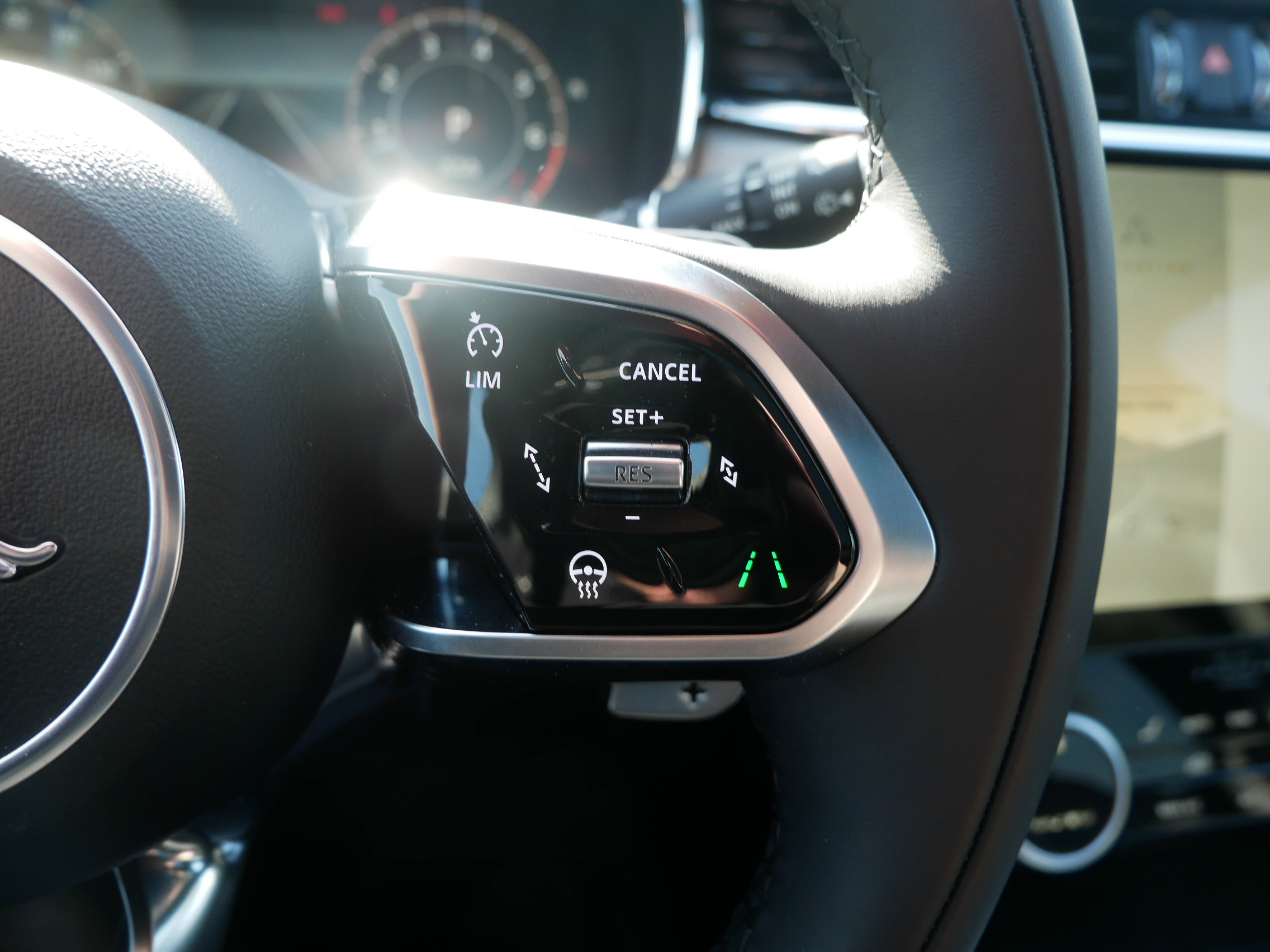 New 2026 Jaguar F-PACE R-Dynamic S image 8