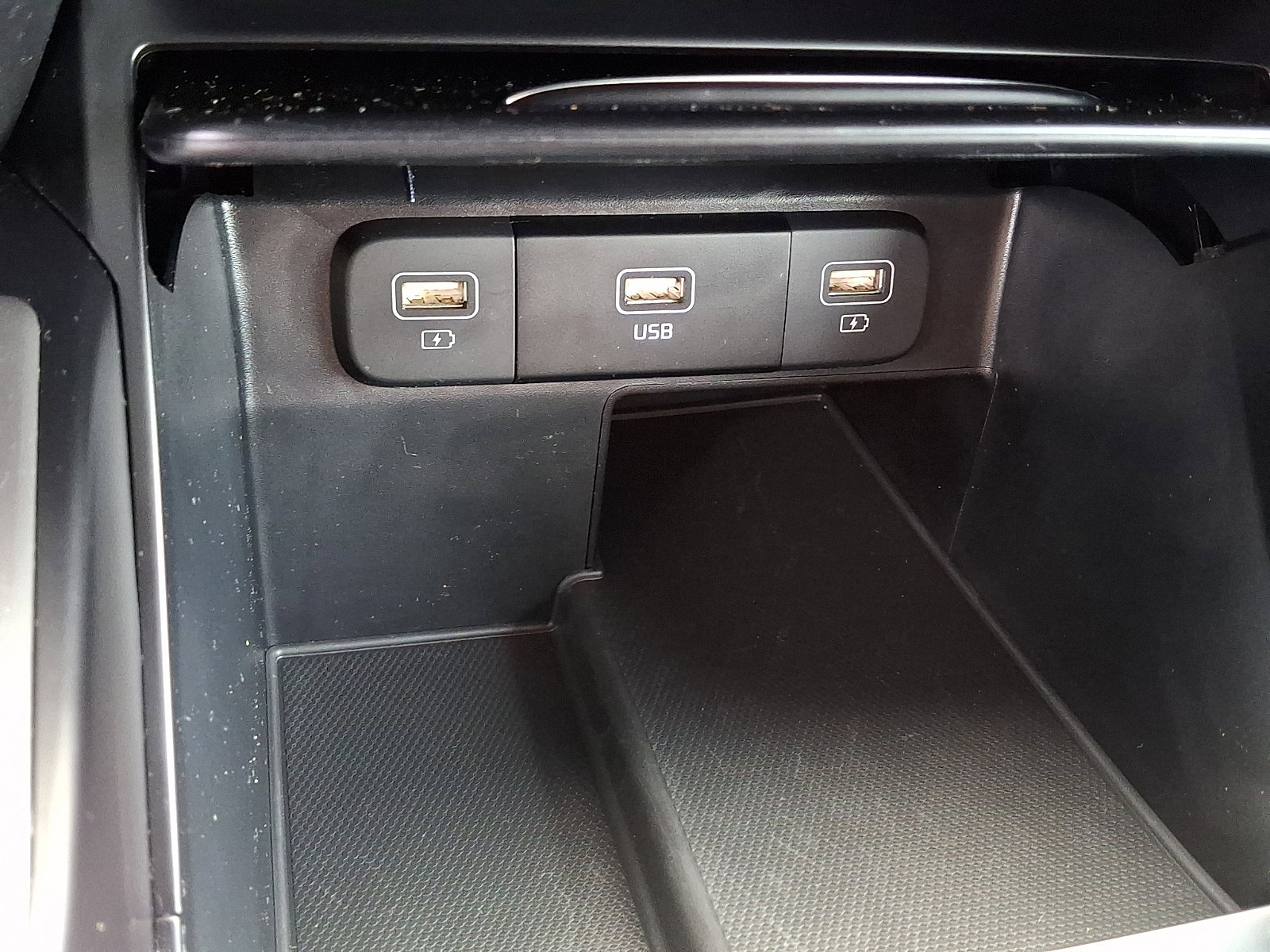 Used 2023 Kia Sorento LX image 24