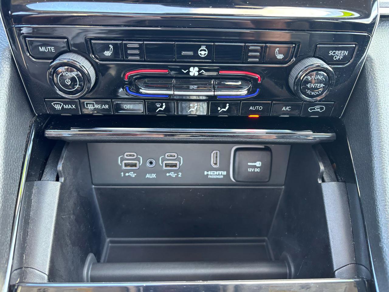 Used 2022 Jeep Grand Cherokee Limited 4xe image 25