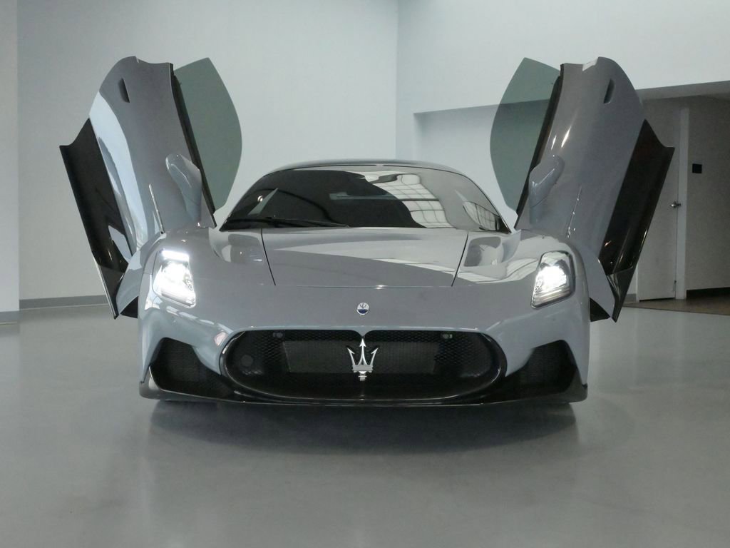 Used 2023 Maserati MC20 Coupe image 25
