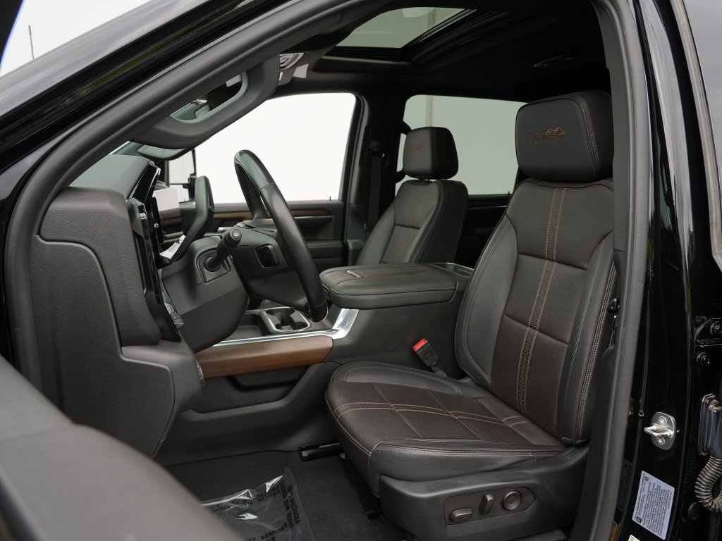 Used 2024 Chevrolet Silverado 3500 High Country w/ High Country Premium Package AWD/4WD image 13