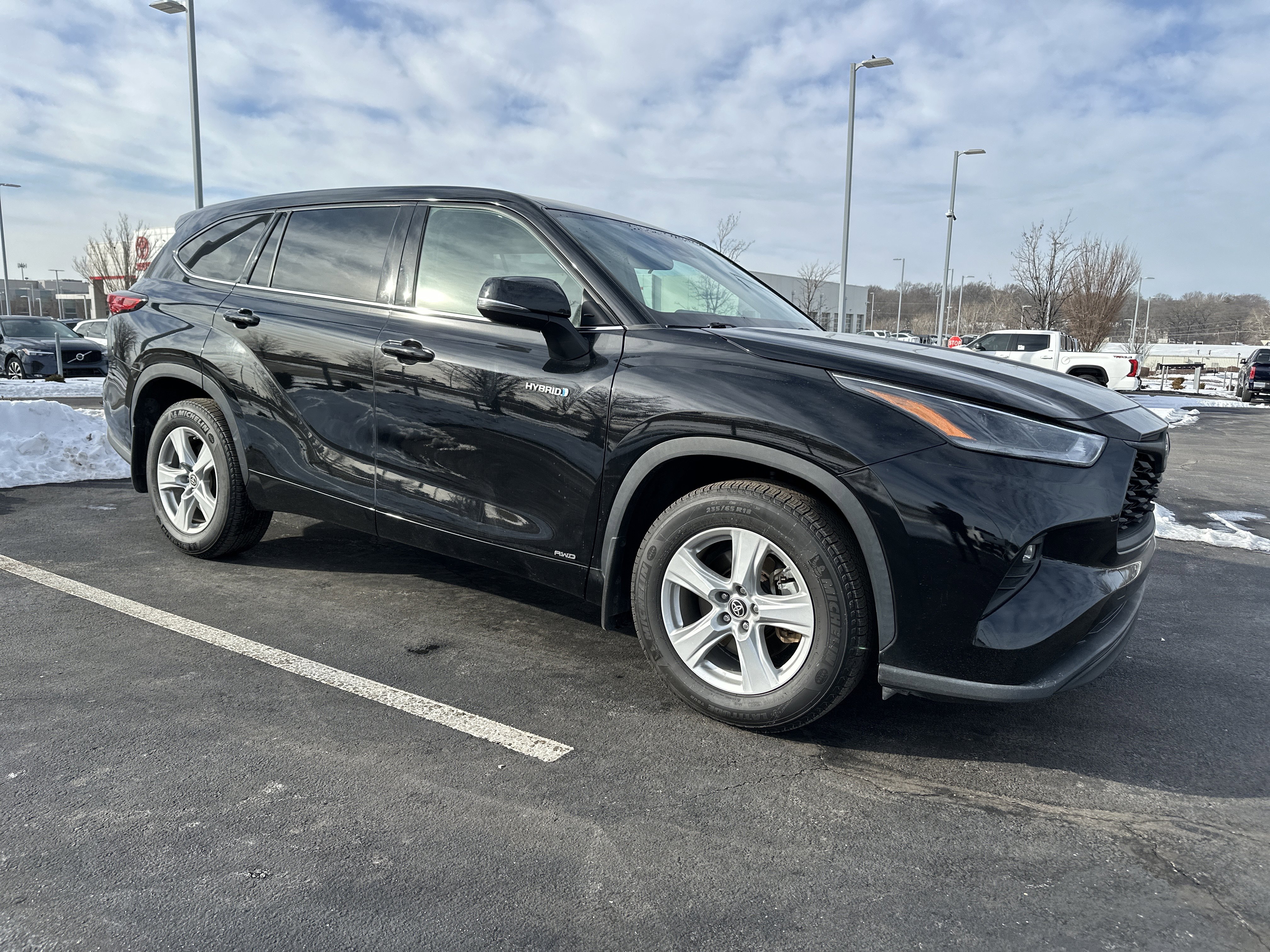 Used 2021 Toyota Highlander LE video 2