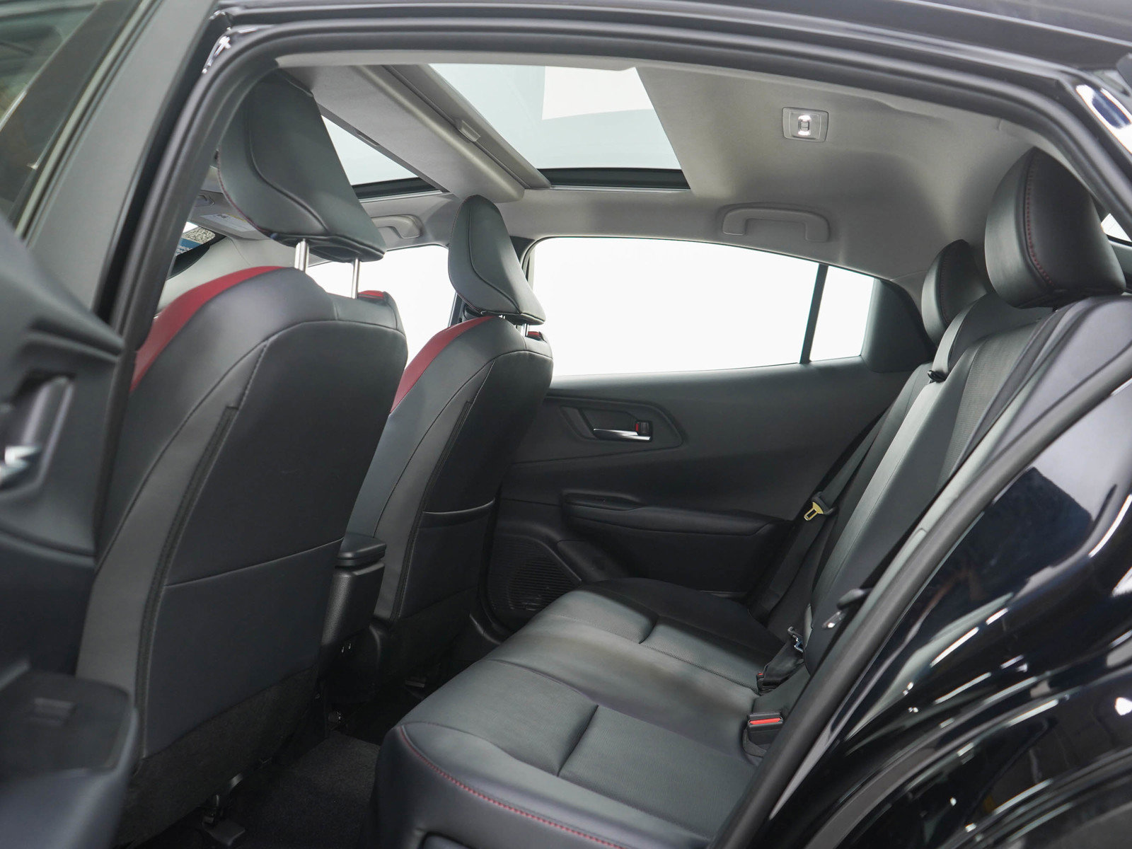 Used 2026 Toyota Prius Plug-In Hybrid w/ Limited Premium Package image 19