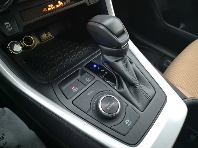 Used 2023 Toyota RAV4 LE image 29