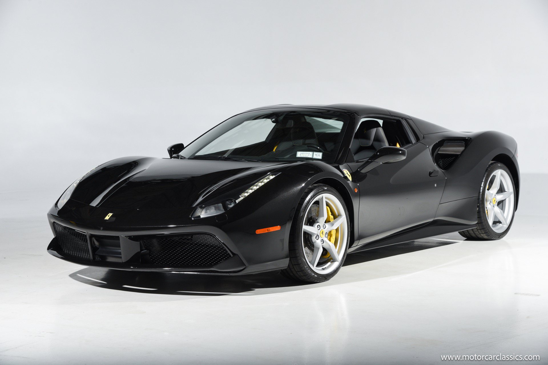 Used 2016 Ferrari 488 Spider RWD image 4