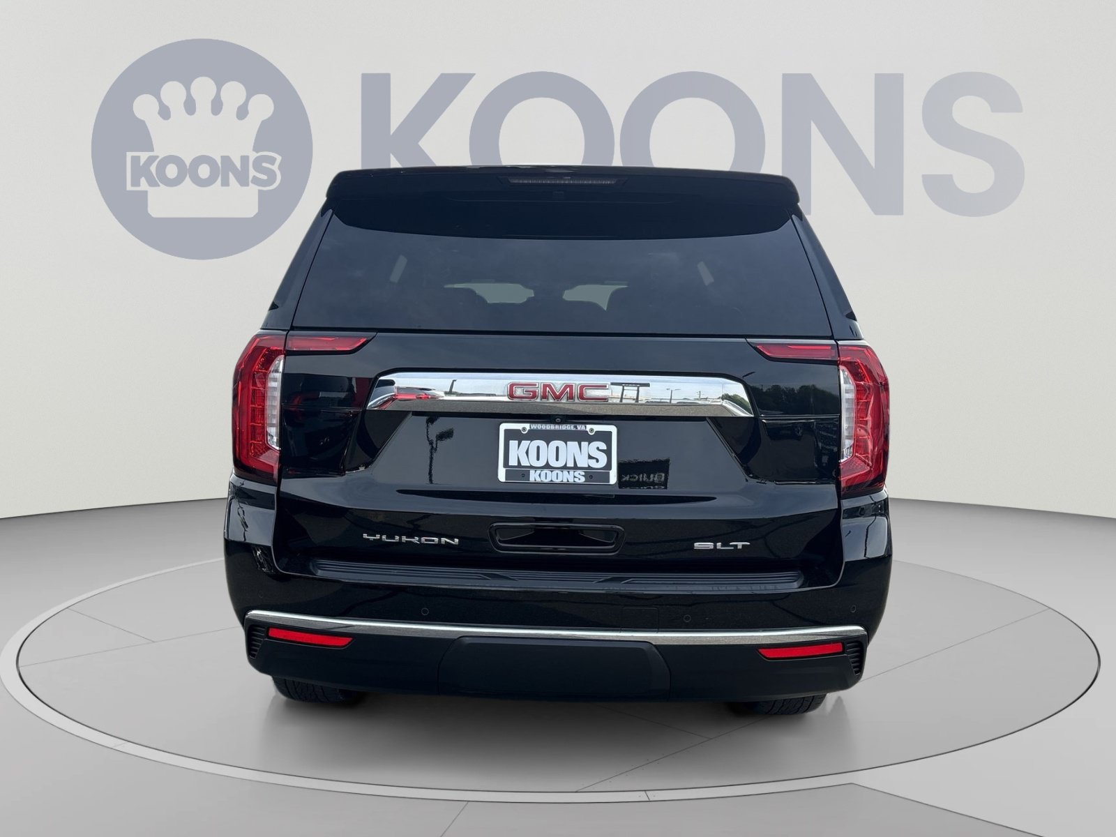 Used 2023 GMC Yukon SLT w/ SLT Premium Package AWD/4WD image 5