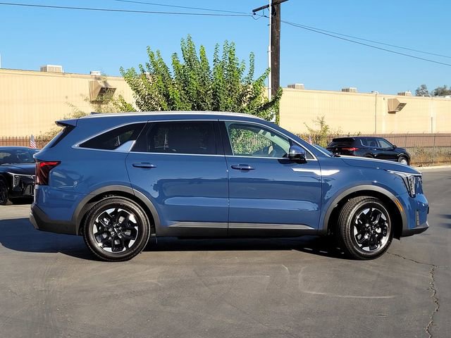 New 2026 Kia Sorento S w/ S Panoramic Sunroof Package image 4