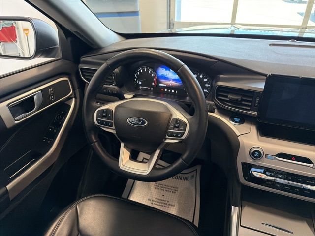 Used 2023 Ford Explorer XLT w/ Equipment Group 202A AWD/4WD image 28