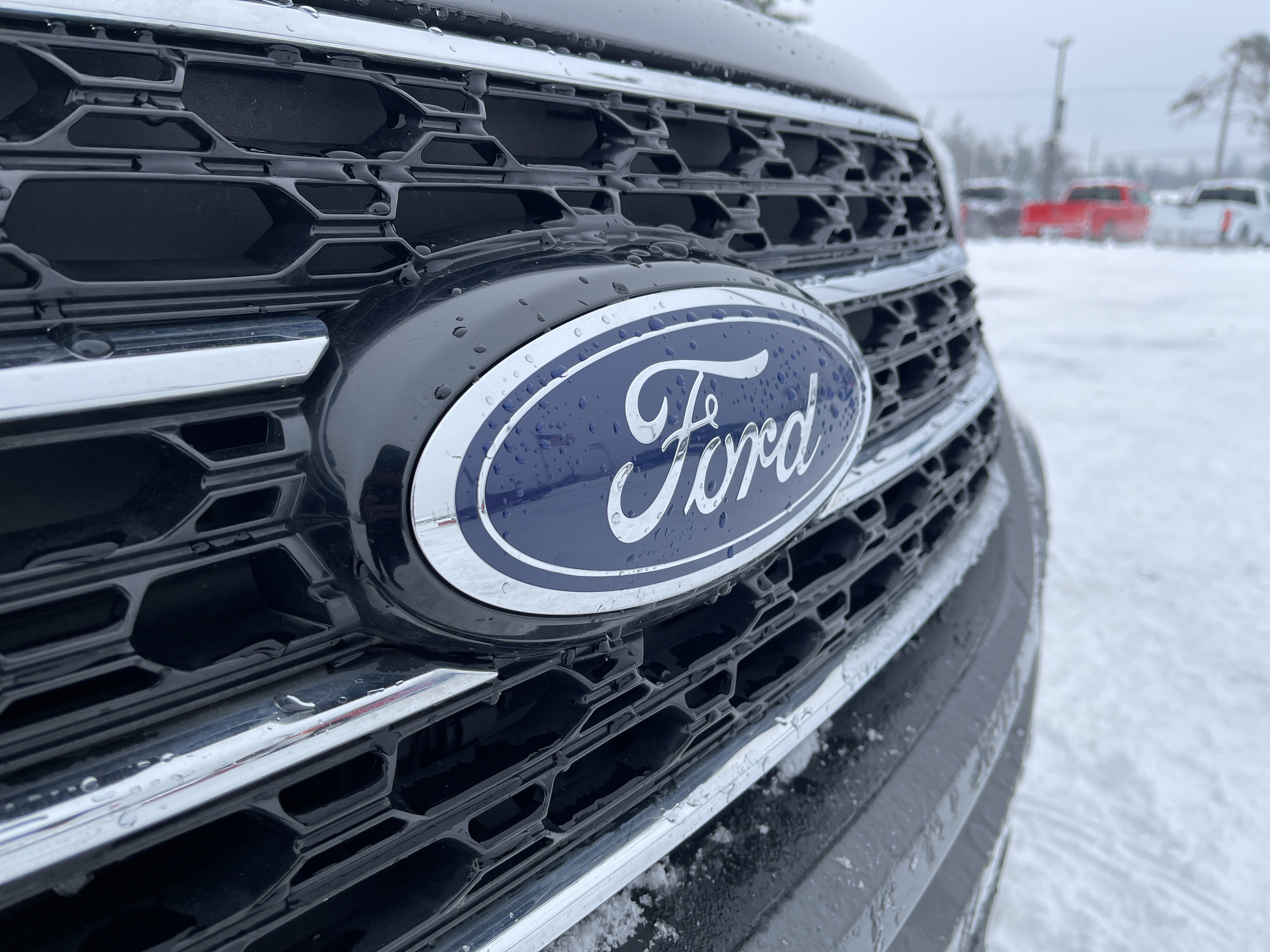 Certified 2020 Ford Explorer XLT w/ Equipment Group 202A image 25