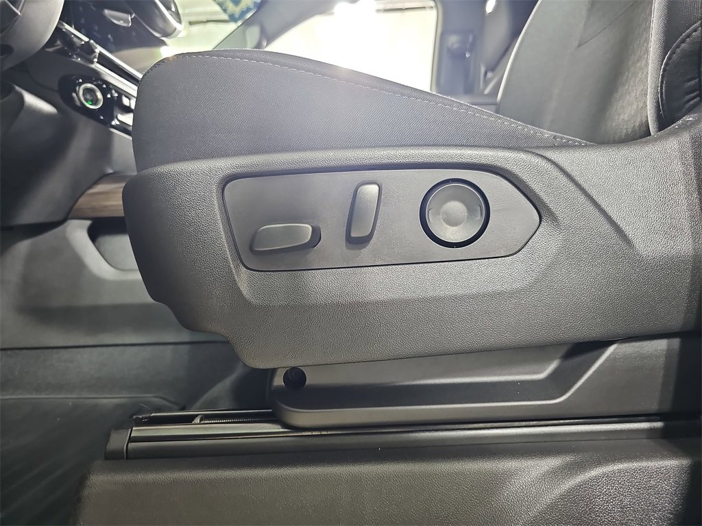 Certified 2022 Chevrolet Silverado 1500 RST image 36