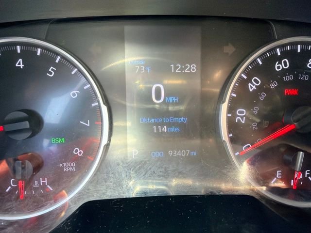 Used 2021 Toyota RAV4 XLE w/ Convenience Package FWD image 9