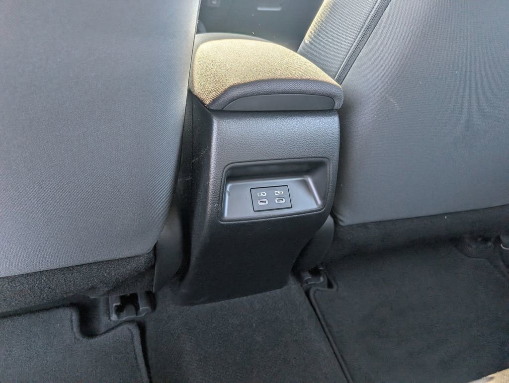 Used 2023 Toyota Corolla LE image 28