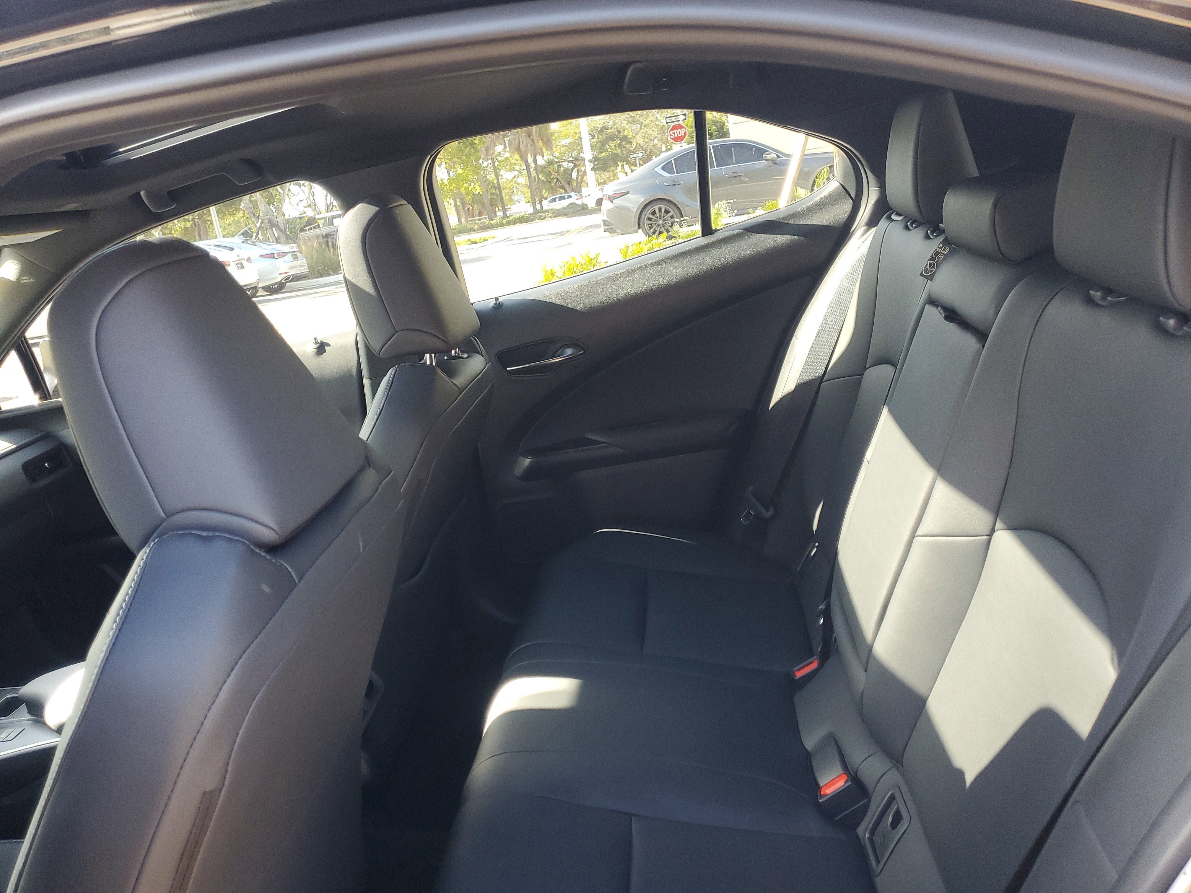 Used 2025 Lexus UX 300h FWD image 10