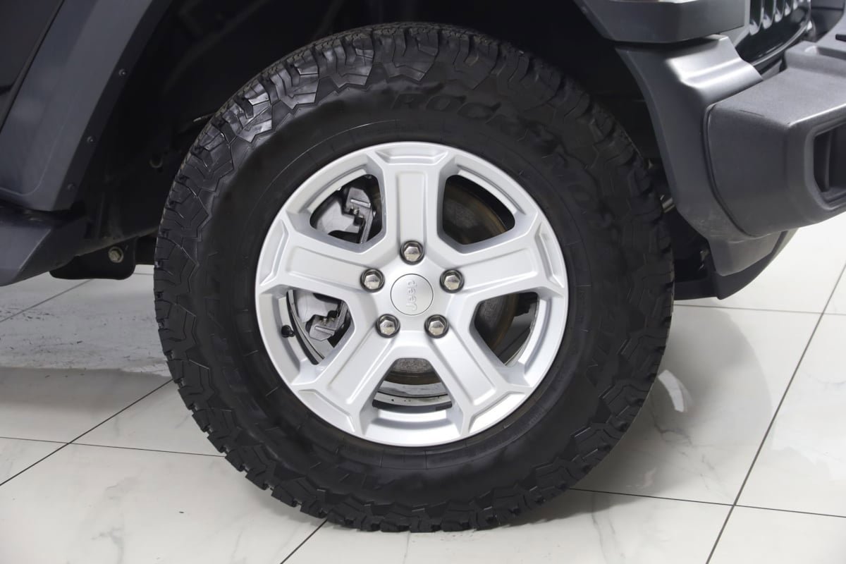 Used 2018 Jeep Wrangler Unlimited Sport S AWD/4WD image 15