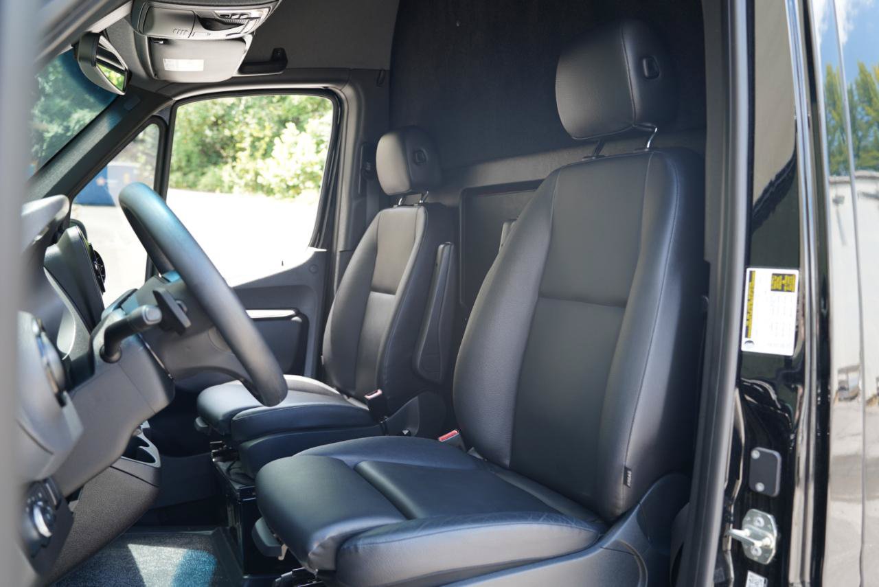 Used 2021 Mercedes-Benz Sprinter 3500 image 22