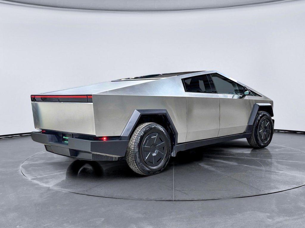 Used 2025 Tesla Cybertruck AWD Crew Cab image 3