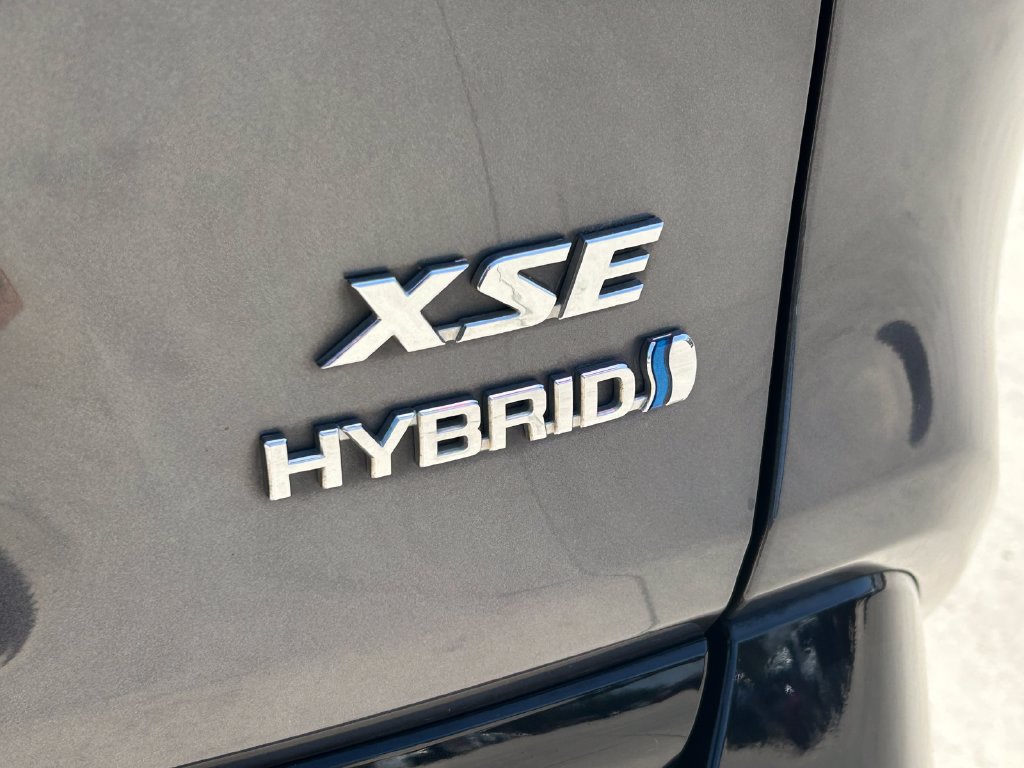 Used 2019 Toyota RAV4 XSE w/ XSE Weather Package AWD/4WD image 14