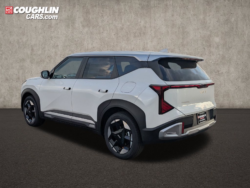 New 2027 Kia Seltos S FWD image 5