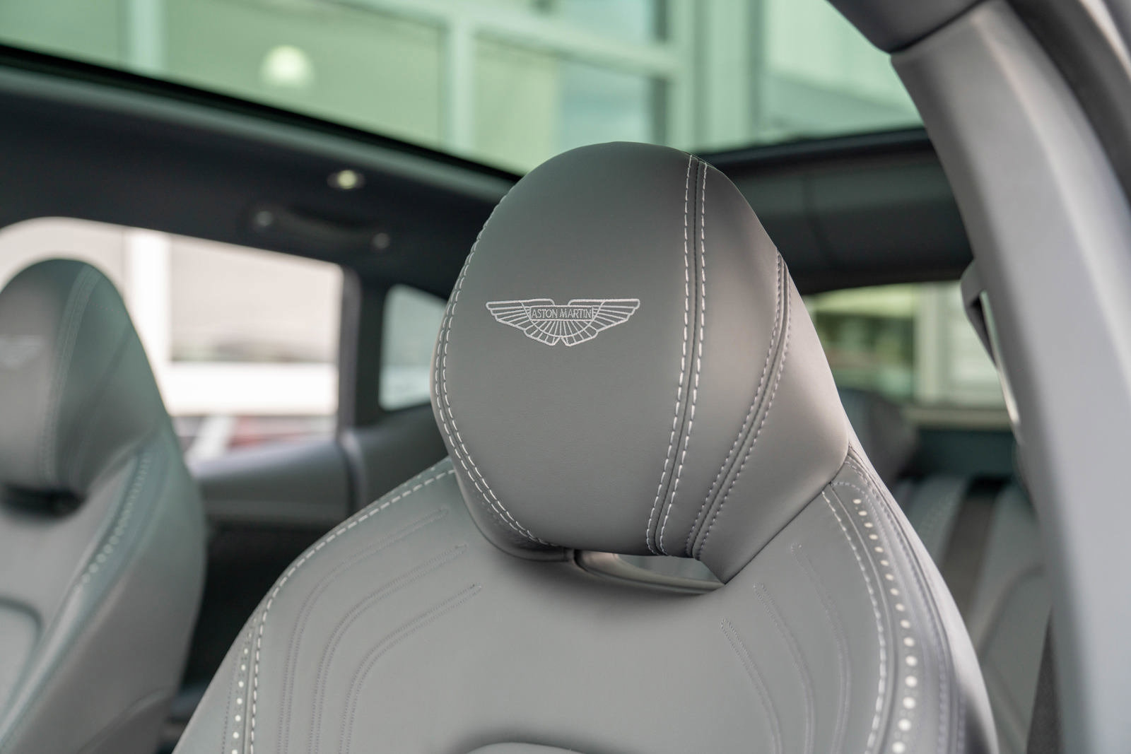 Used 2021 Aston Martin DBX image 13