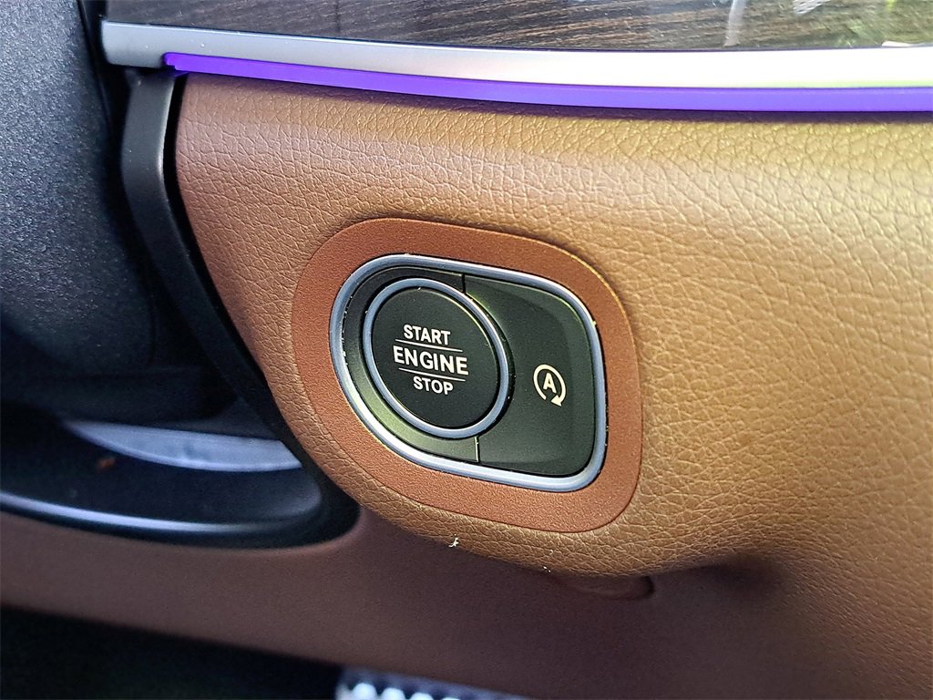 Used 2024 Mercedes-Benz GLS 450 4MATIC image 19