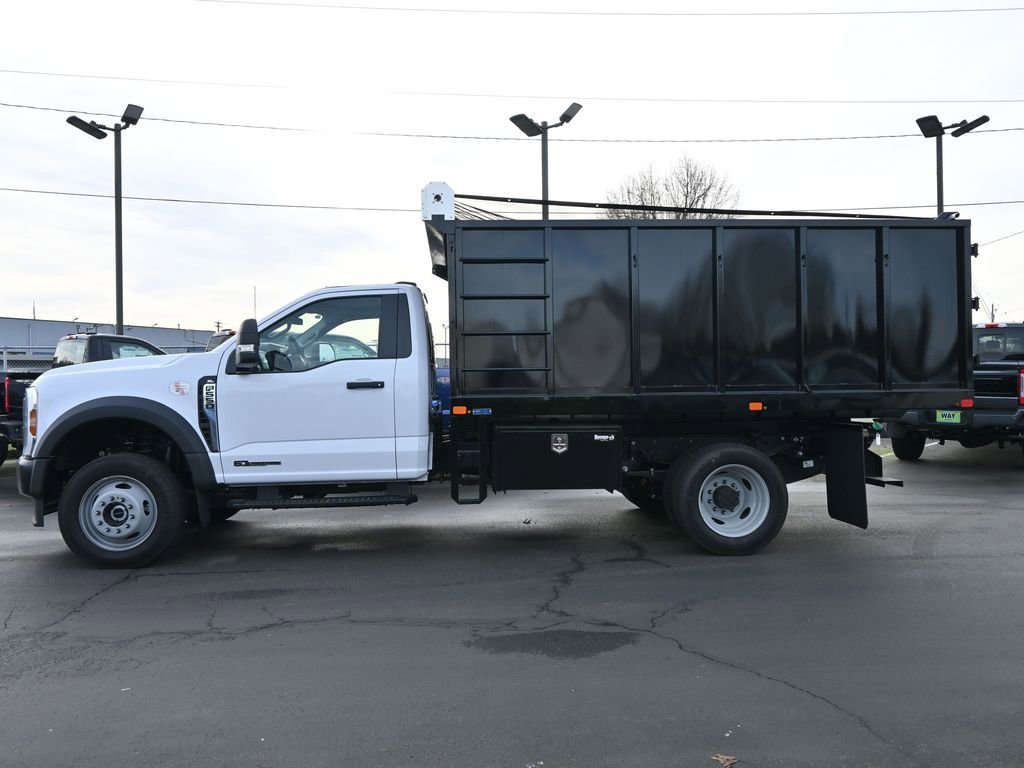 New 2025 Ford F550 4x4 Regular Cab Super Duty image 5