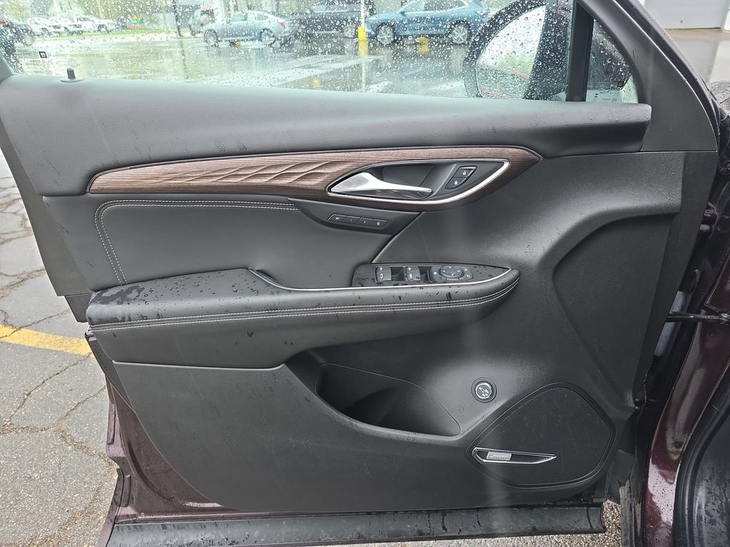Used 2023 Buick Envision Avenir AWD/4WD image 29