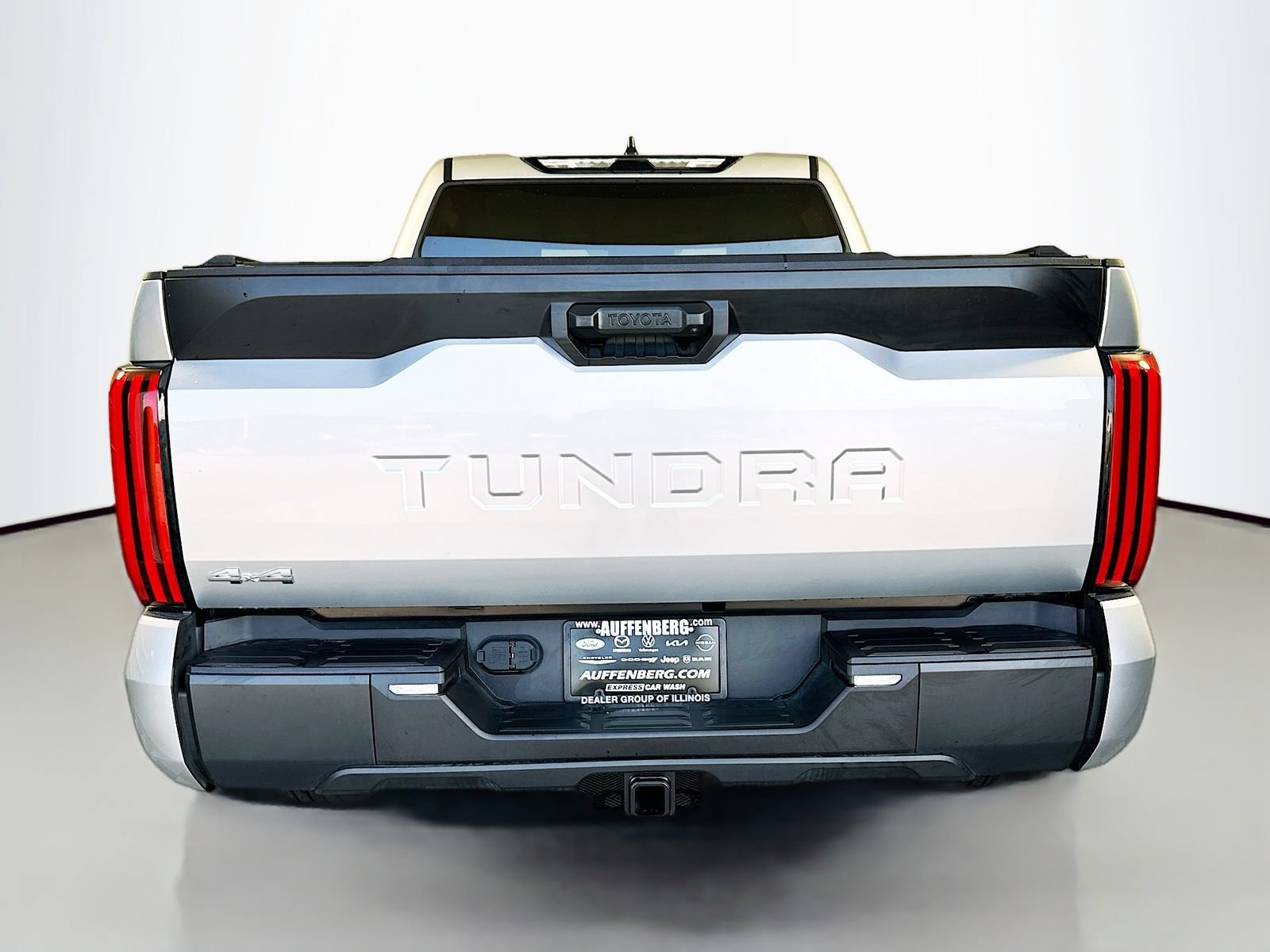 Used 2025 Toyota Tundra SR5 w/ SR5 Premium Package AWD/4WD image 6